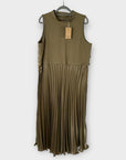 Gallery Thalia Hybrid Pleated Midi Dress - 14