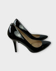 Guess Patent Leather Pointed Toe Courts - 7/40