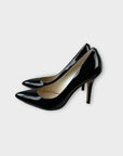Guess Patent Leather Pointed Toe Courts - 7/40