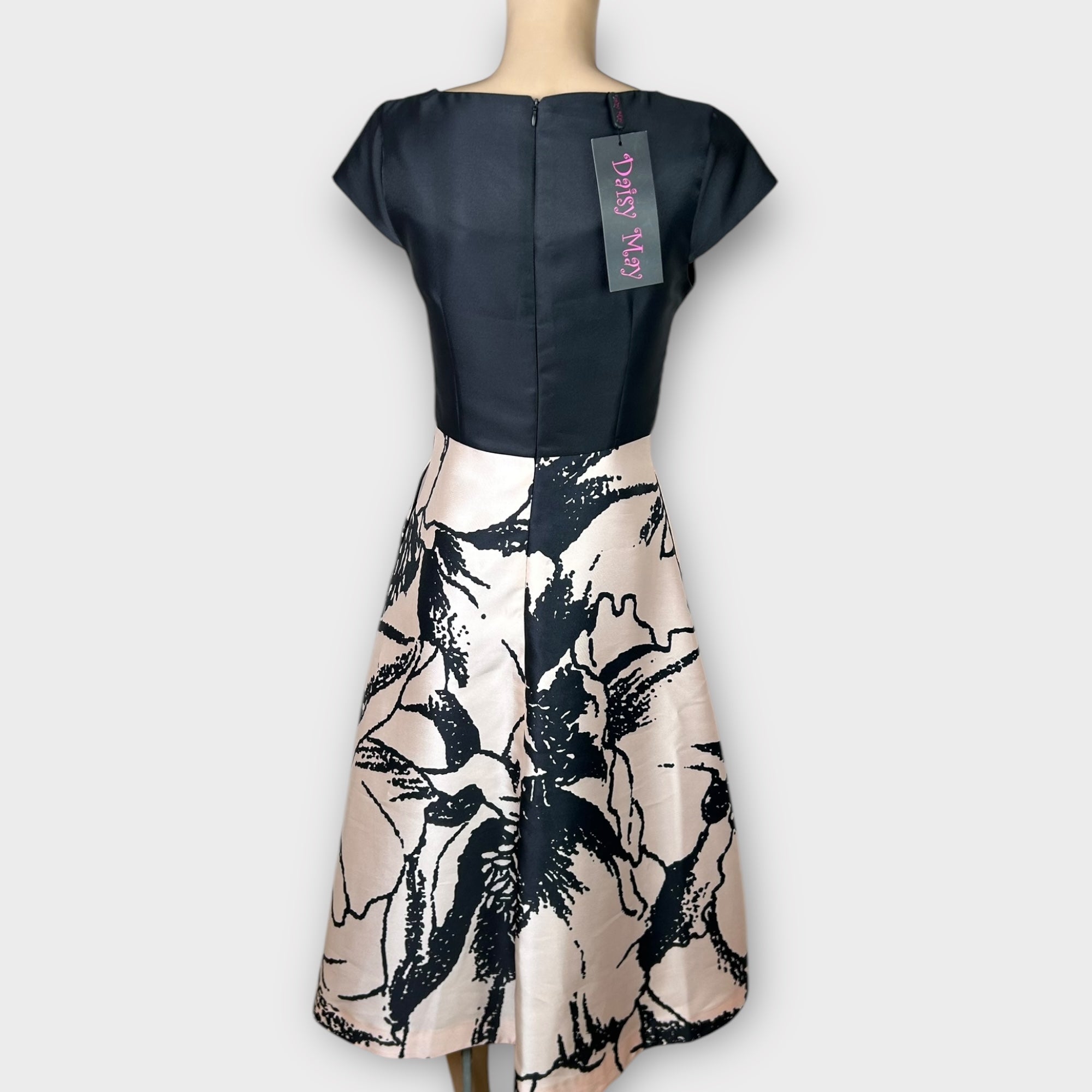 Daisy May Dress - 8/10