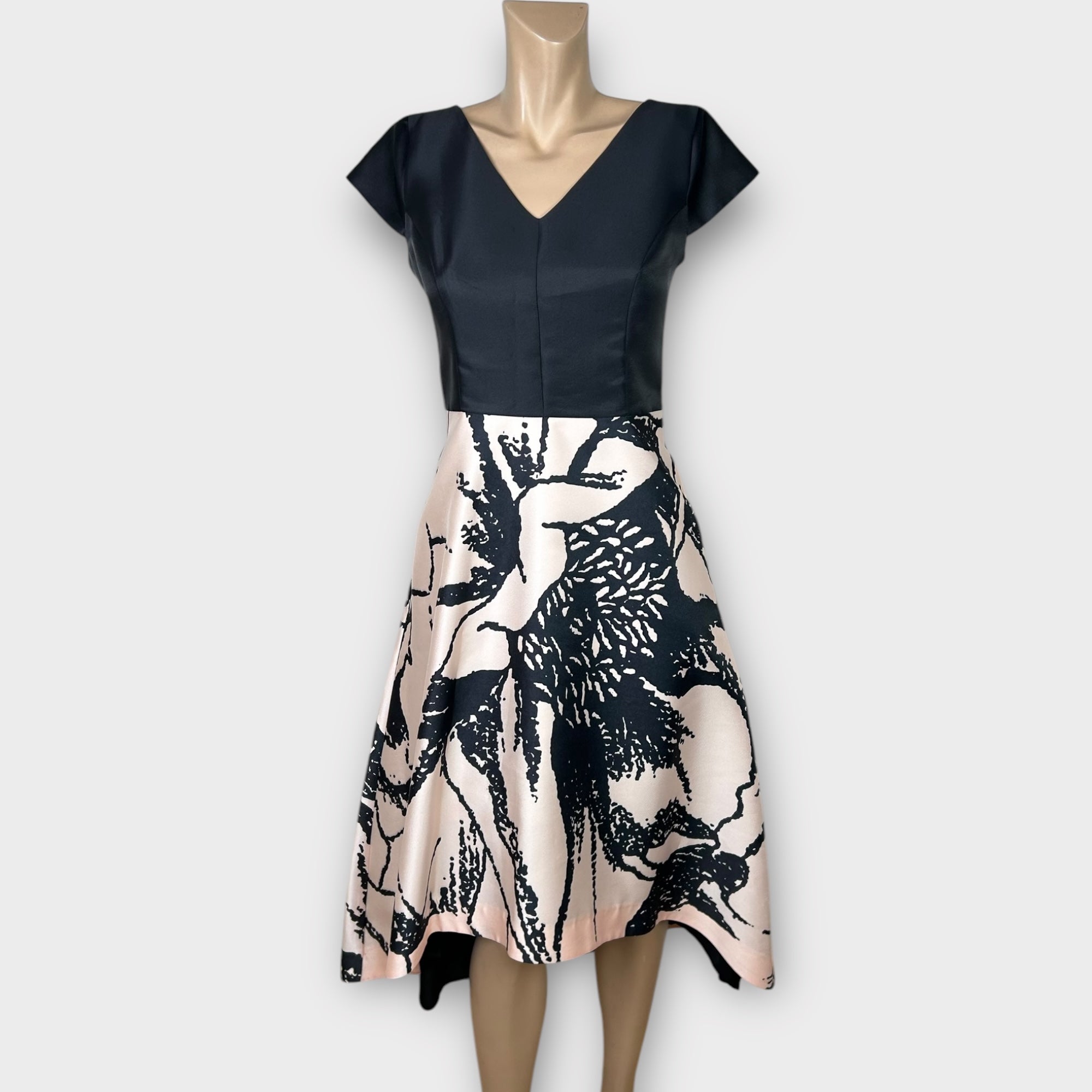 Daisy May Dress - 8/10