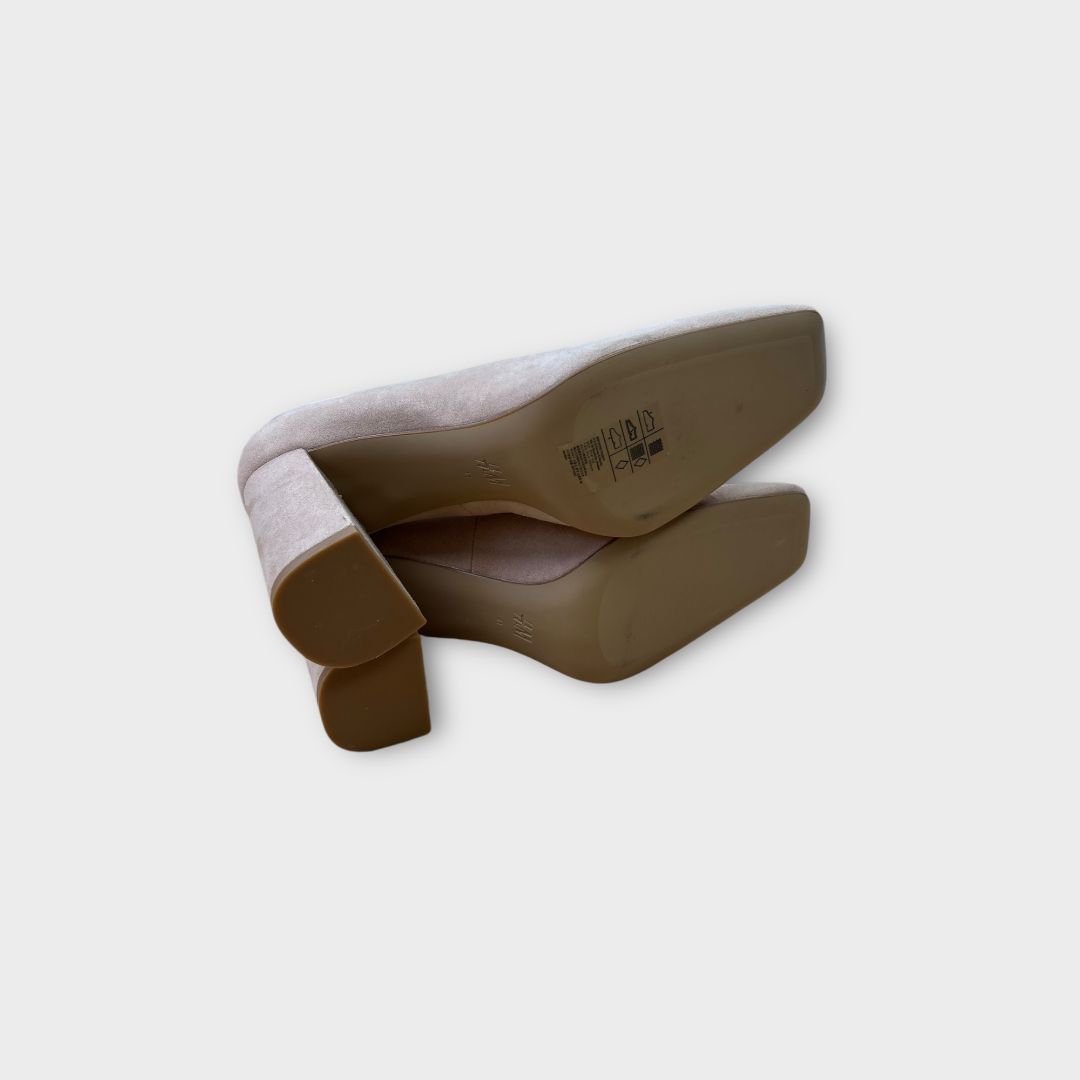 H&amp;M Suede Court Shoes - 8/41