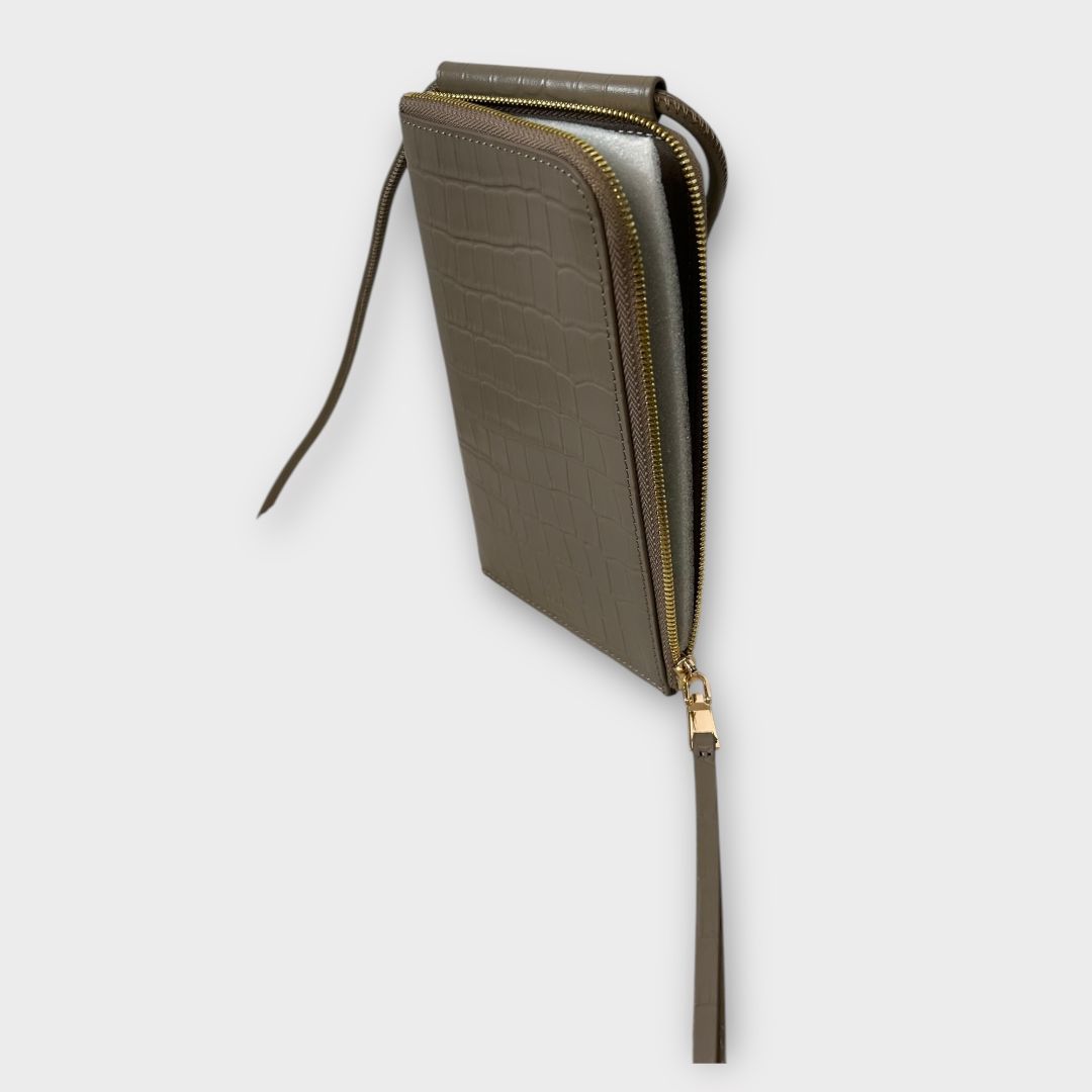 Landa Moye Phone Bag