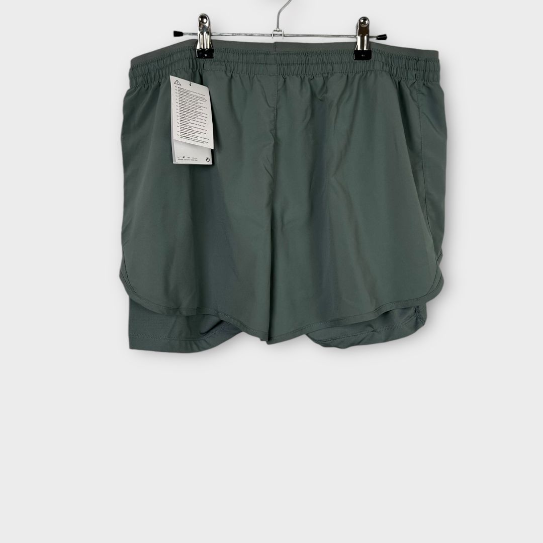 Nike Tempo Luxe Shorts - XL (20 - 22)